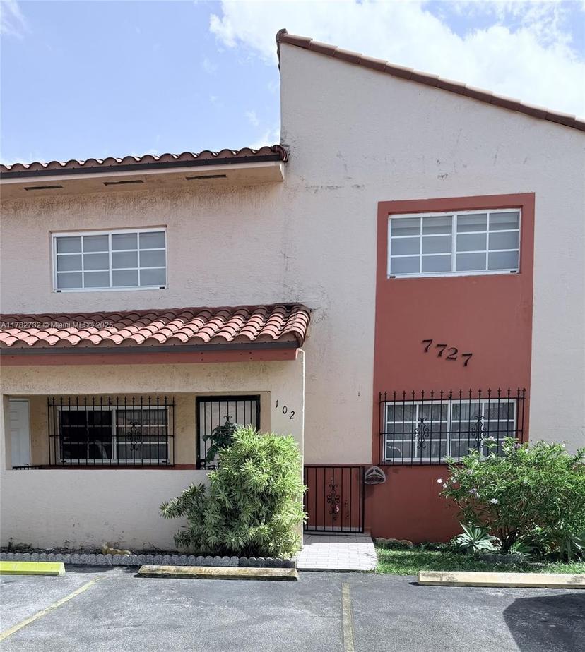 Picture of 7727 W 29Th Ln # 39, Hialeah FL 33018
