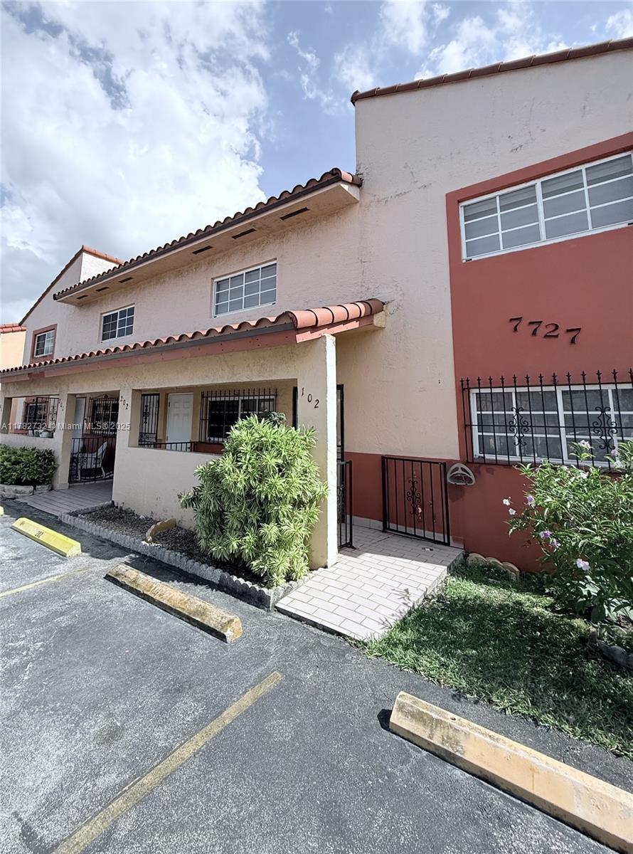 Picture of 7727 W 29Th Ln # 39, Hialeah, FL 33018