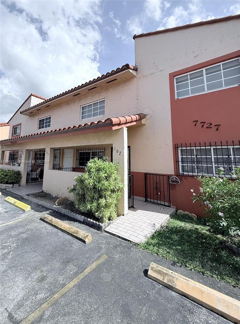 Picture of 7727 W 29Th Ln # 39, Hialeah FL 33018