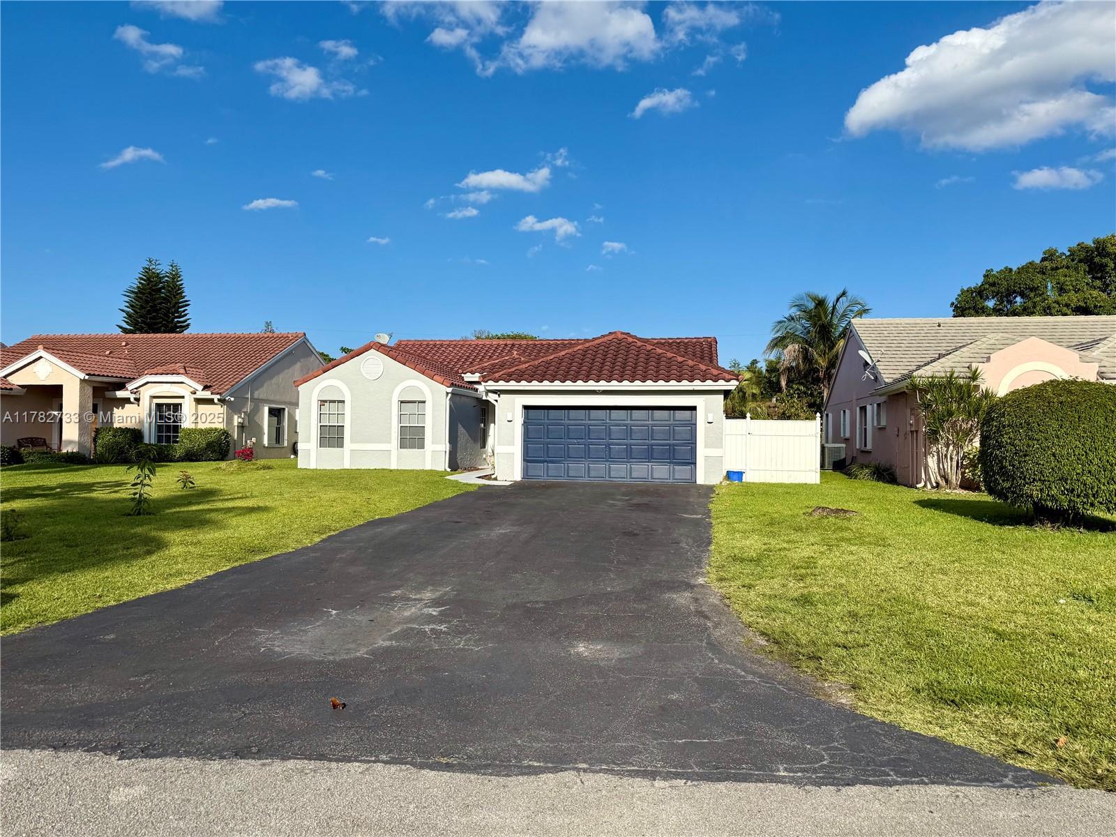 Picture of 1060 New Parkview Pl, Haverhill, FL 33417