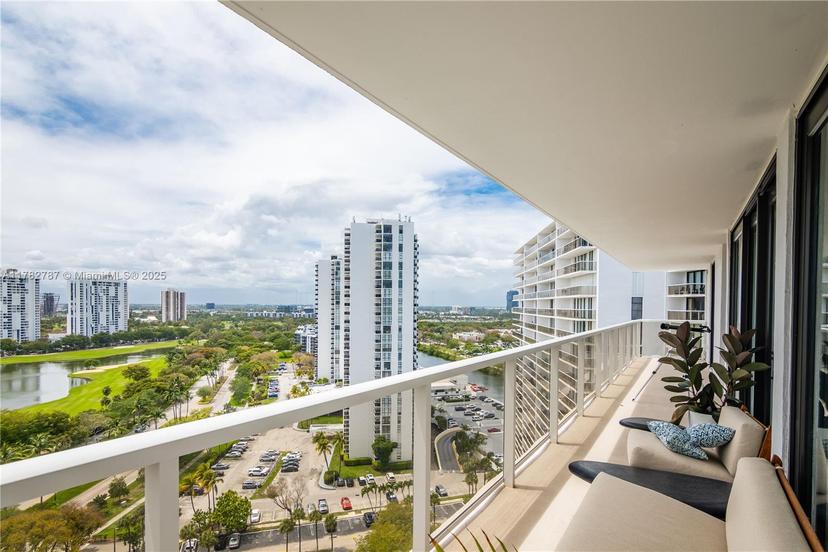 Picture of 3731 N Country Club Dr # 1927, Aventura FL 33180
