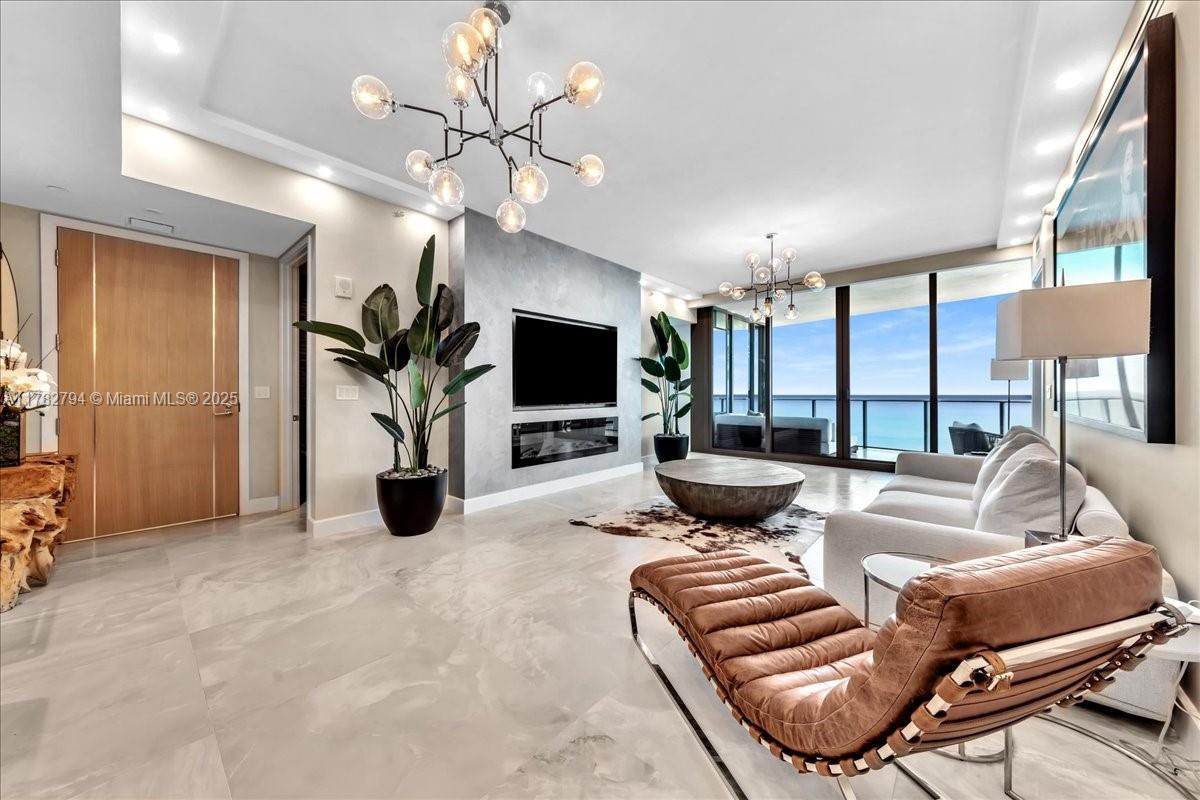Picture of 15701 Collins Ave # 4604, Sunny Isles Beach, FL 33160