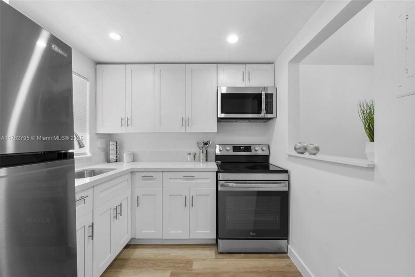 Picture of 9601 Sunrise Lakes Blvd # 206, Sunrise FL 33322
