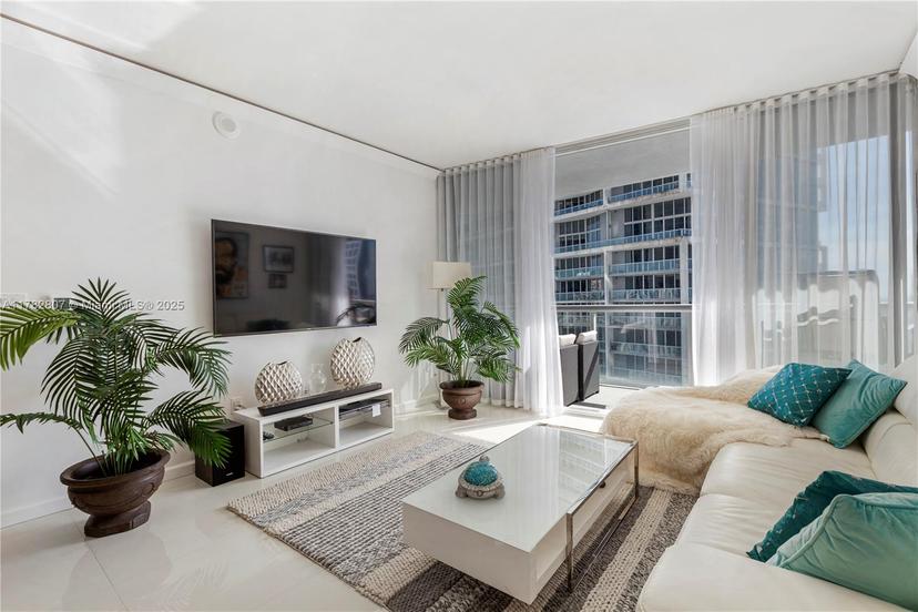 Picture of 475 Brickell Ave # 3813, Miami FL 33131