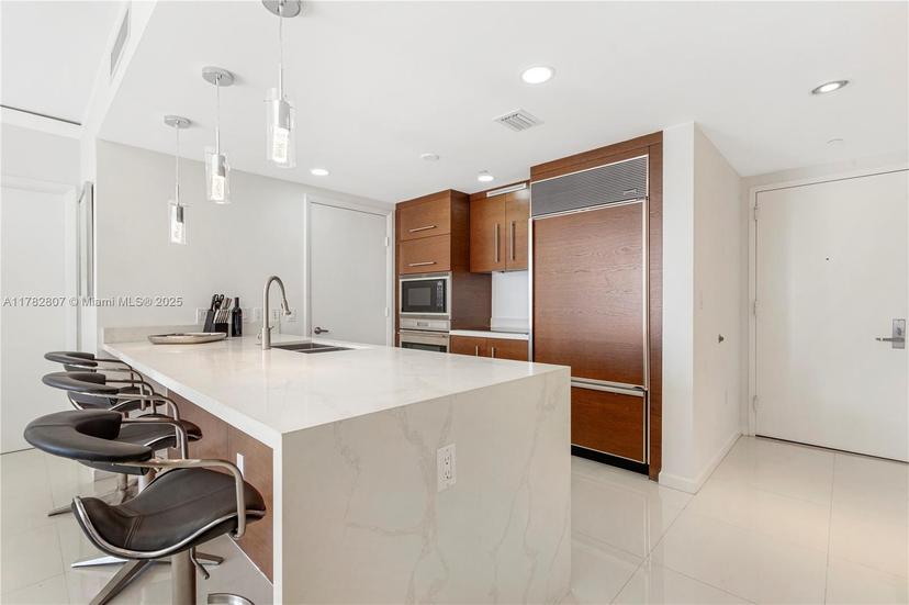 Picture of 475 Brickell Ave # 3813, Miami FL 33131
