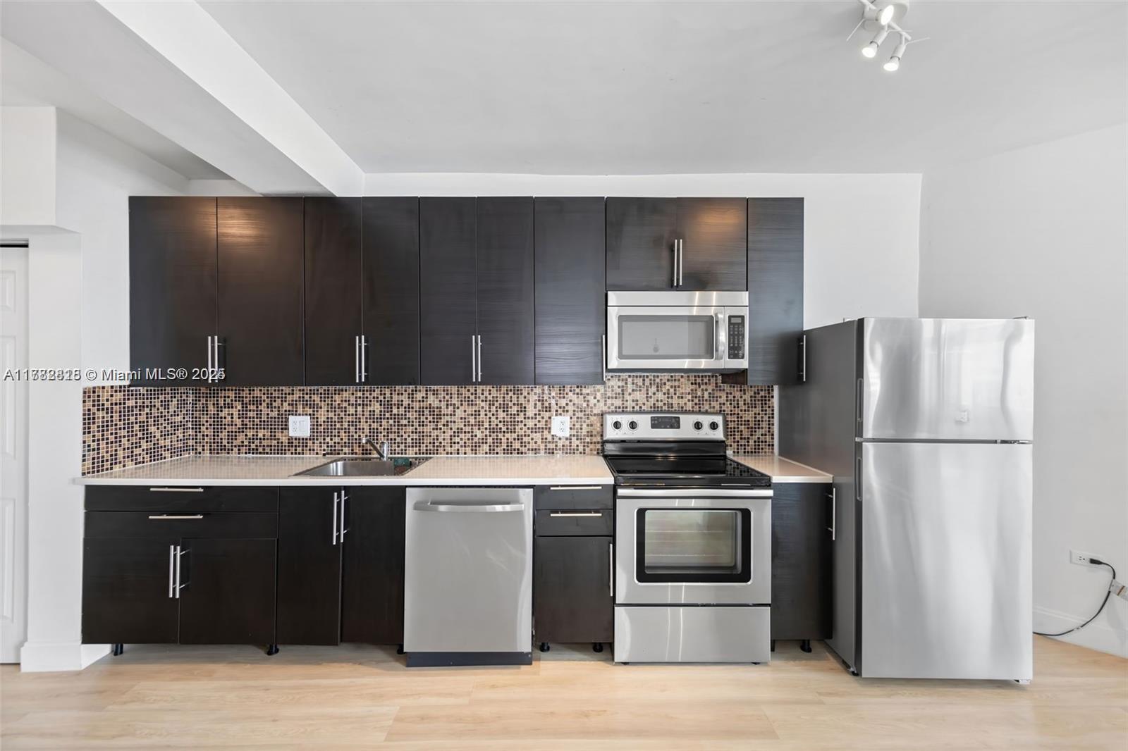 Picture of 7135 Collins Ave, Miami Beach, FL 33141