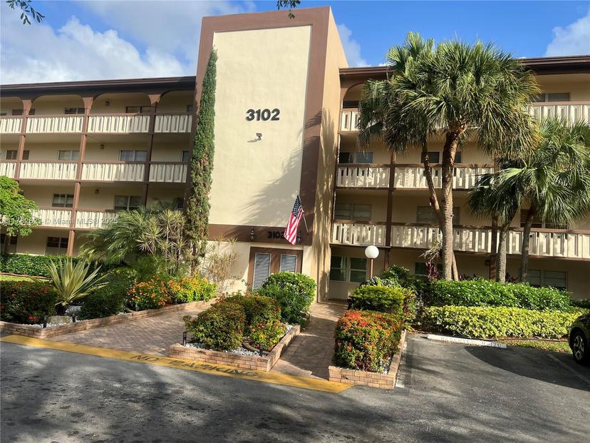 Picture of 3102 Portofino Pt # M2, Coconut Creek FL 33066