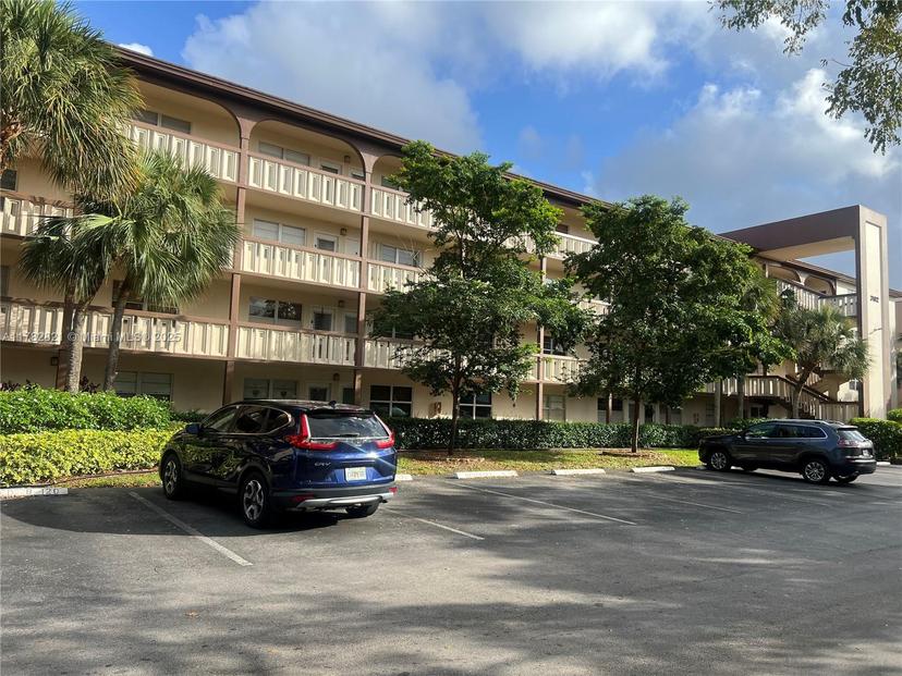 Picture of 3102 Portofino Pt # M2, Coconut Creek FL 33066