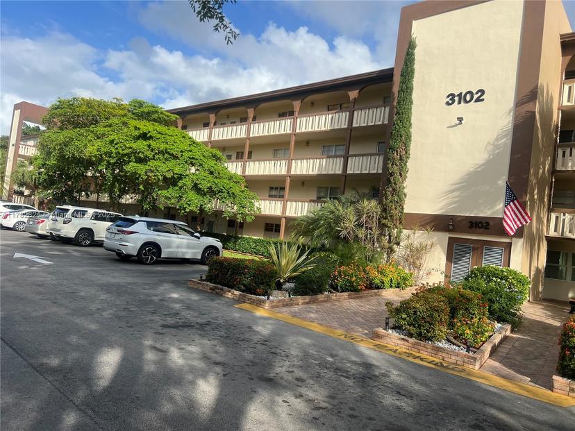 Picture of 3102 Portofino Pt # M2, Coconut Creek FL 33066