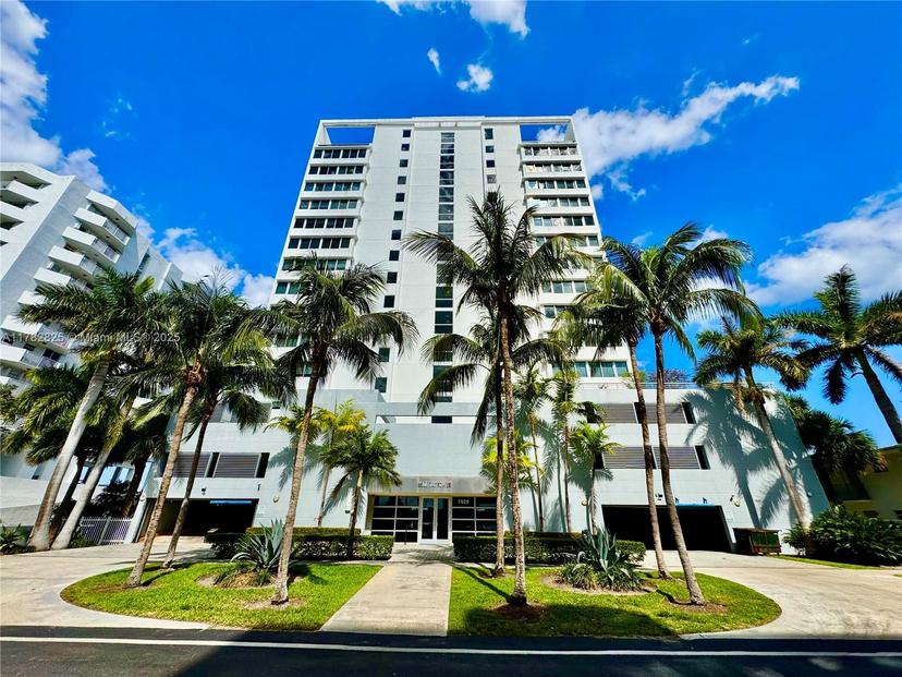 Picture of 7929 West Dr # 702, North Bay Village FL 33141