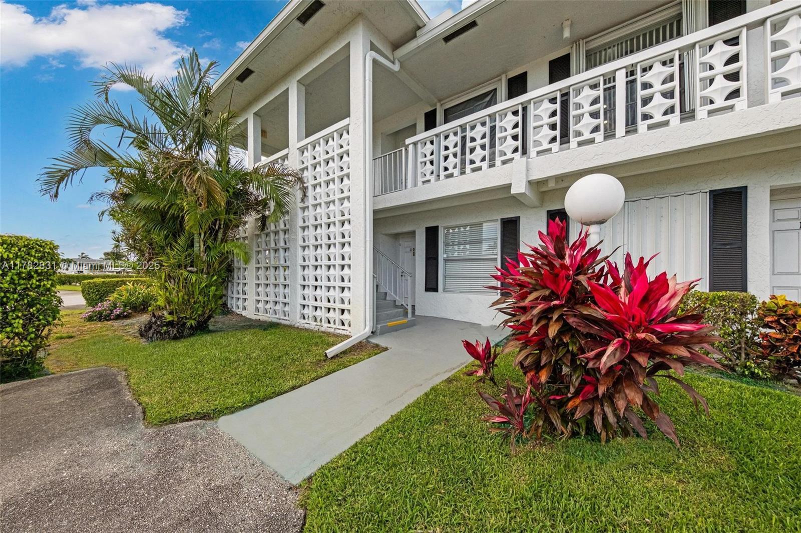 Picture of 2721 SW 13Th St # 201, Delray Beach, FL 33445