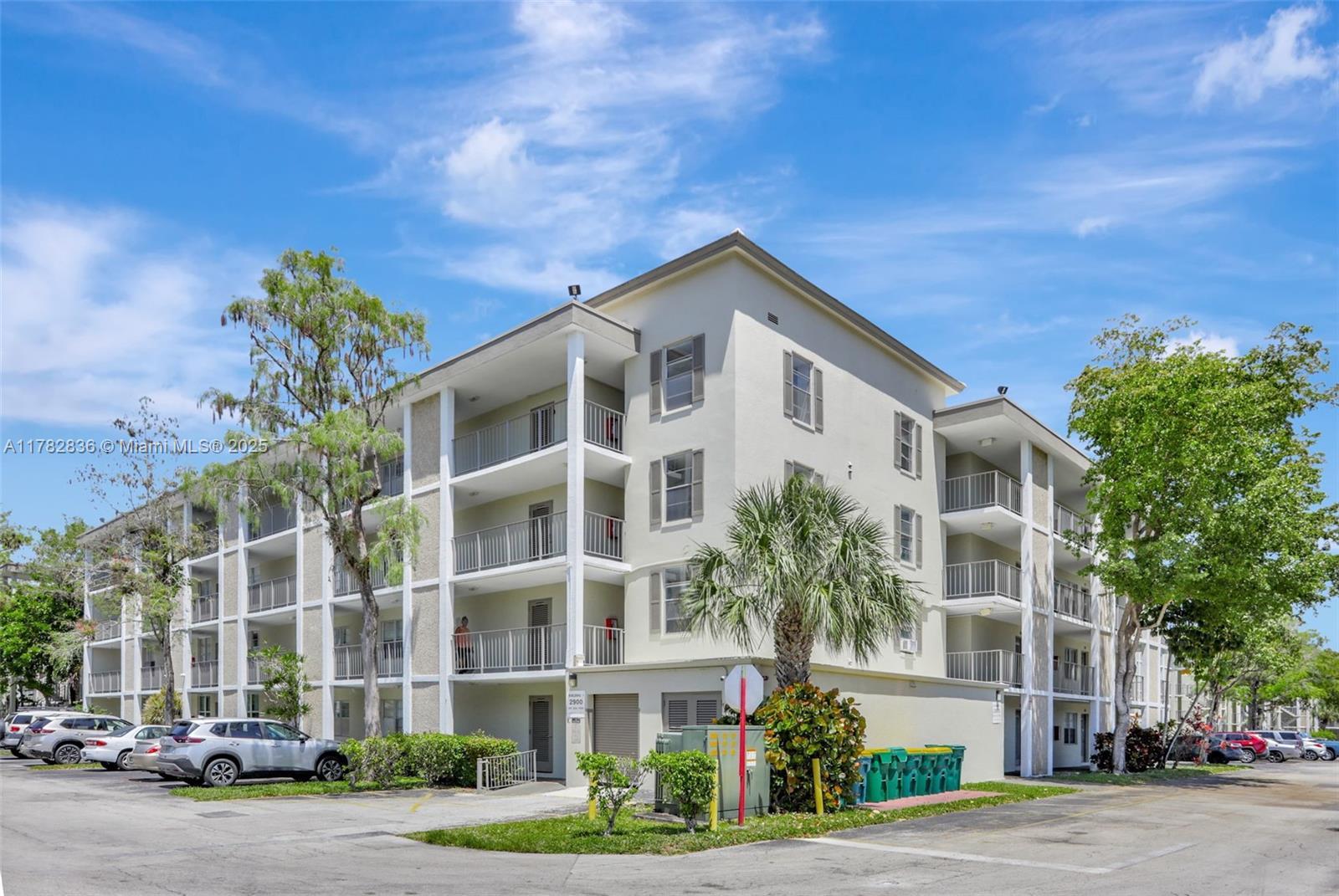 Picture of 2900 NW 48Th Ter # 409, Lauderdale Lakes, FL 33313