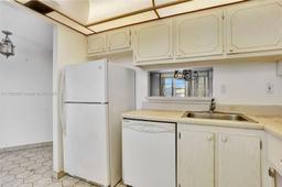 Picture of 2900 NW 48Th Ter # 409, Lauderdale Lakes, FL 33313