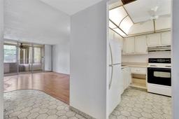 Picture of 2900 NW 48Th Ter # 409, Lauderdale Lakes, FL 33313