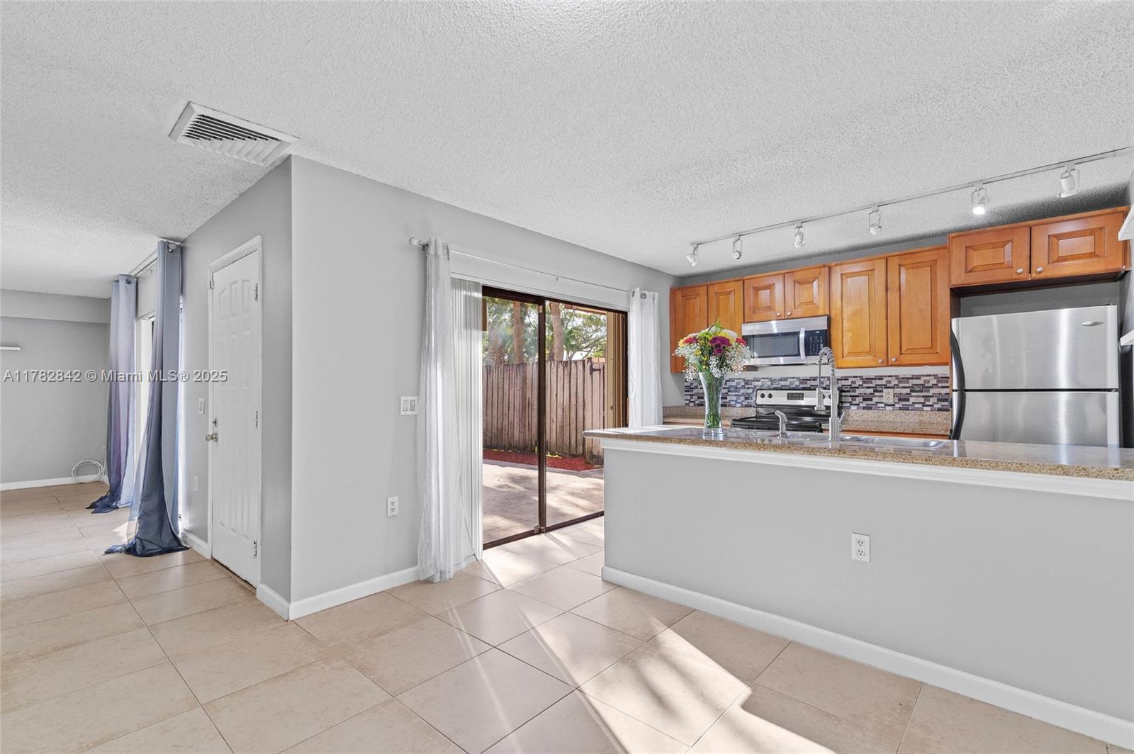 Picture of 855 Blue Ridge Cir # 855, West Palm Beach, FL 33409