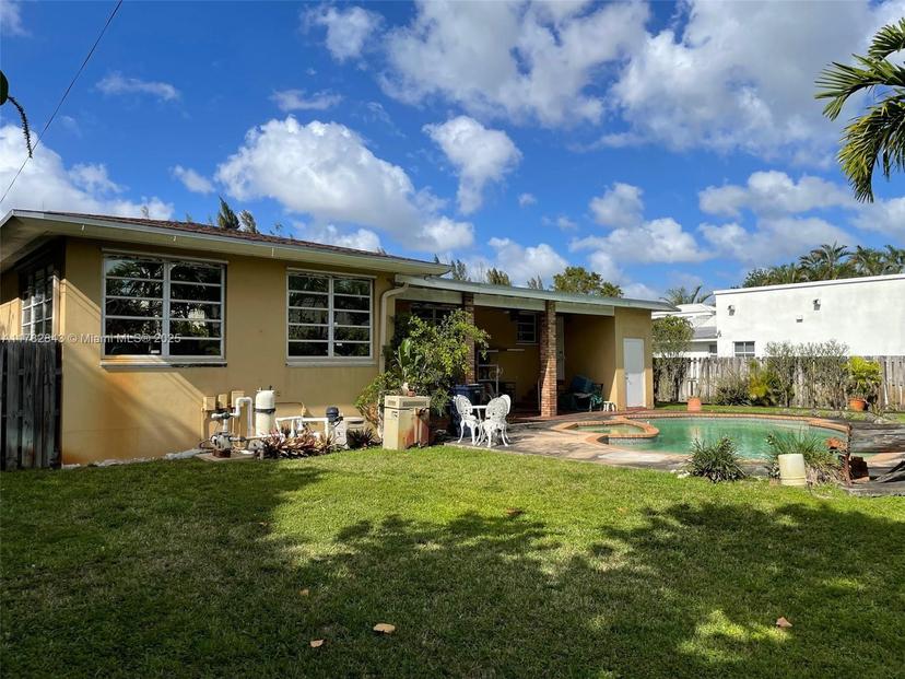 Picture of 850 Nightingale Ave, Miami Springs FL 33166