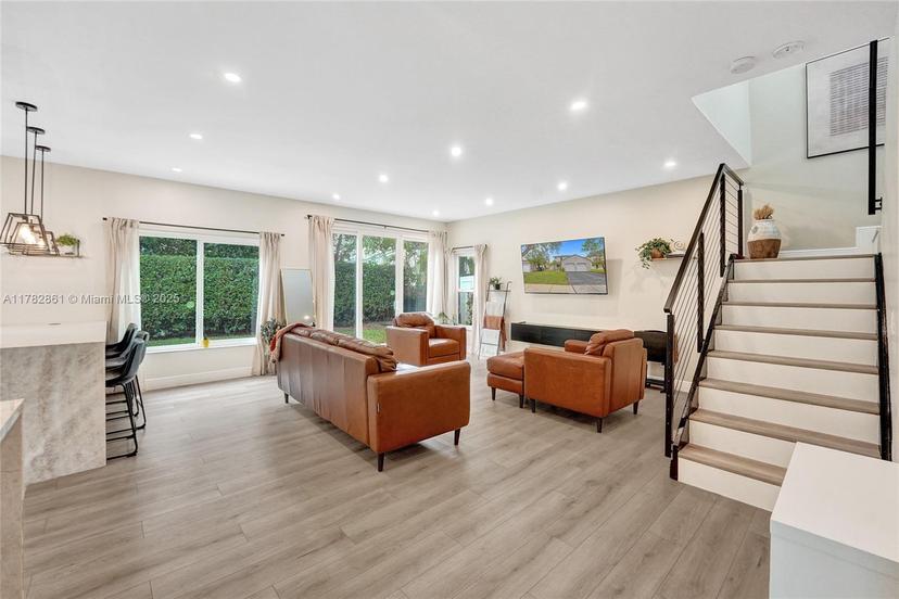 Picture of 263 NW 207Th Way, Pembroke Pines FL 33029