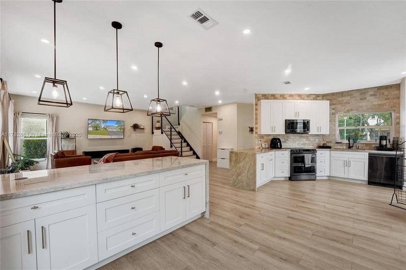 Picture of 263 NW 207Th Way, Pembroke Pines FL 33029