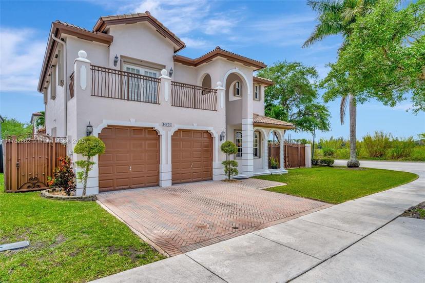 Picture of 16674 SW 61St Ln, Miami FL 33193