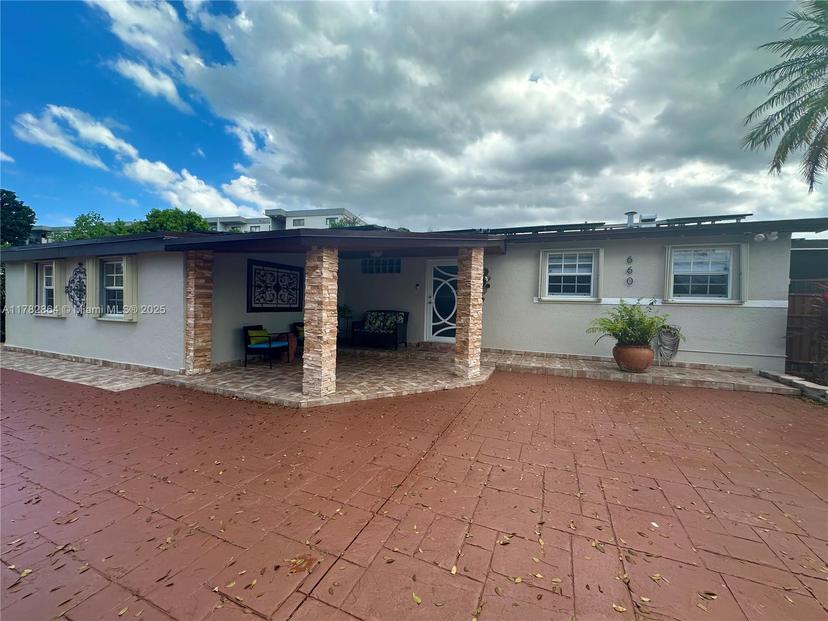 Picture of 660 W 70Th Pl, Hialeah FL 33014