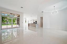 Picture of 1807 Victoria Pointe Cir, Weston, FL 33327