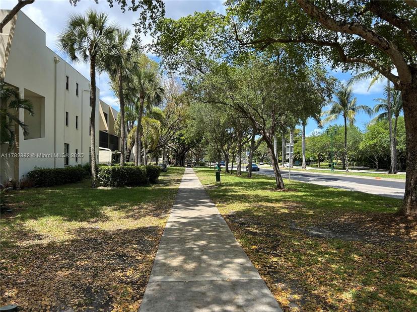 Picture of 20200 W Country Club Dr # 101, Aventura FL 33180