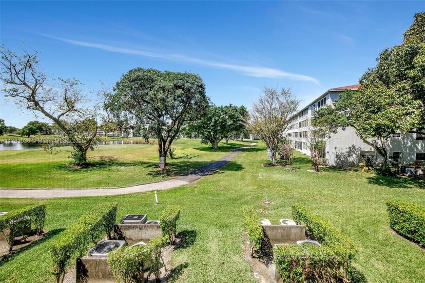 Picture of 300 SW 134Th Way # 212E, Pembroke Pines FL 33027
