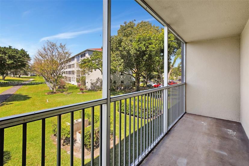 Picture of 300 SW 134Th Way # 212E, Pembroke Pines FL 33027