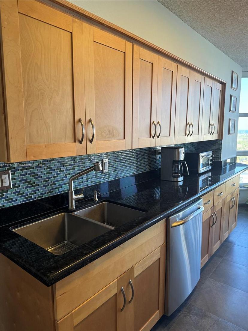 Picture of 19195 NE 36Th Ct # 1506, Aventura FL 33180