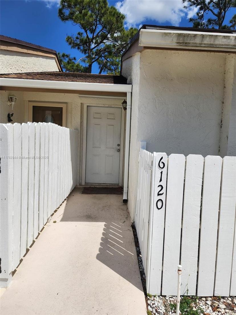 Picture of 6120 Newstead Ct, Green Acres FL 33463