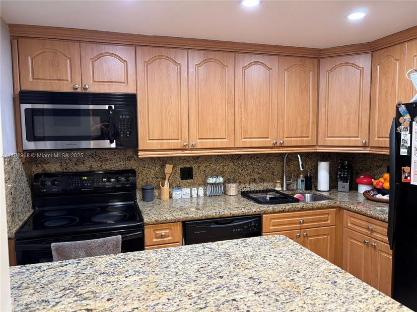 Picture of 3650 Inverrary Dr # G, Lauderhill FL 33319
