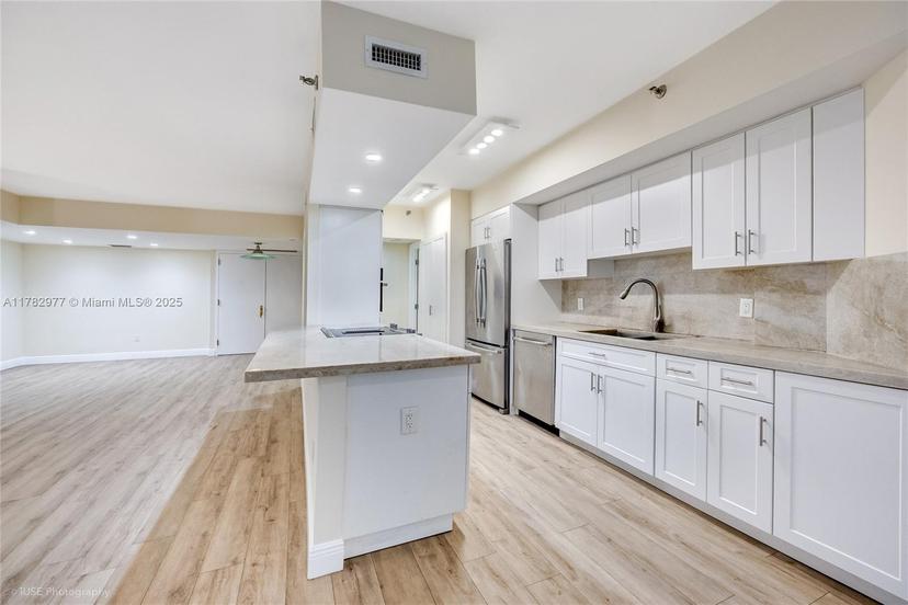 Picture of 8925 Collins Ave # 2D, Surfside FL 33154