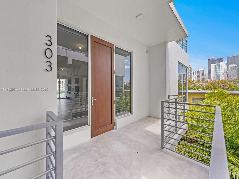 Picture of 529 SW 11Th St # 303, Miami FL 33129
