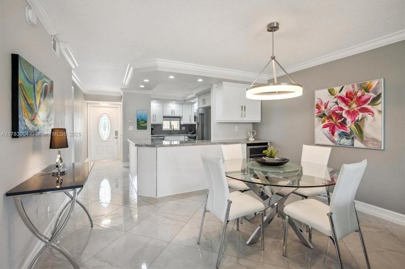 Picture of 9823 S Hollybrook Lake Dr # 301, Pembroke Pines FL 33025