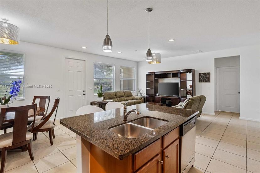 Picture of 4023 Cascada Cir, Cooper City FL 33024