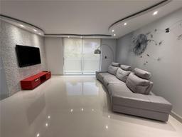 Picture of 3161 S Ocean Dr # 208, Hallandale Beach, FL 33009