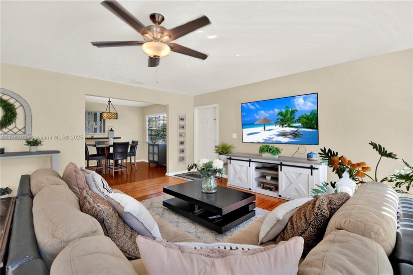 Picture of 130 Weybridge Cir Unit C, Royal Palm Beach FL 33411