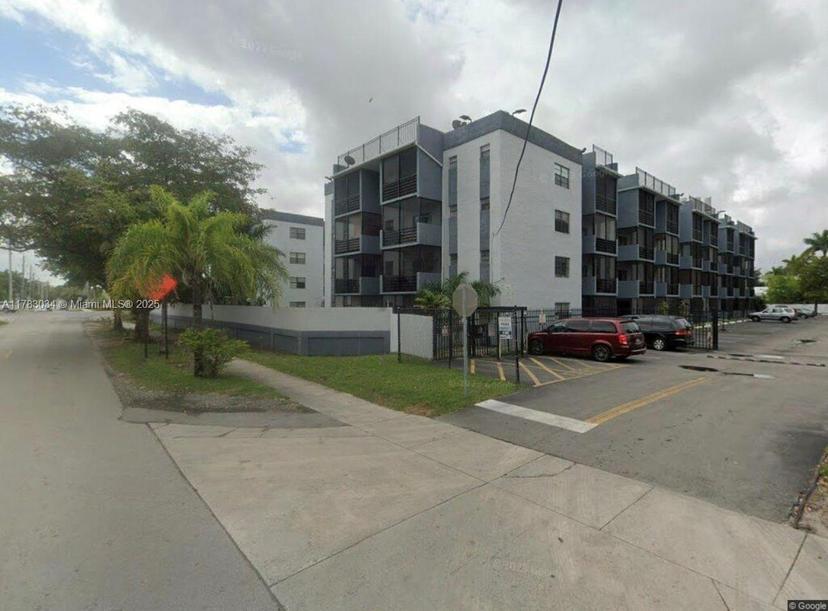 Picture of 13500 NE 3Rd Ct # 205, North Miami FL 33161