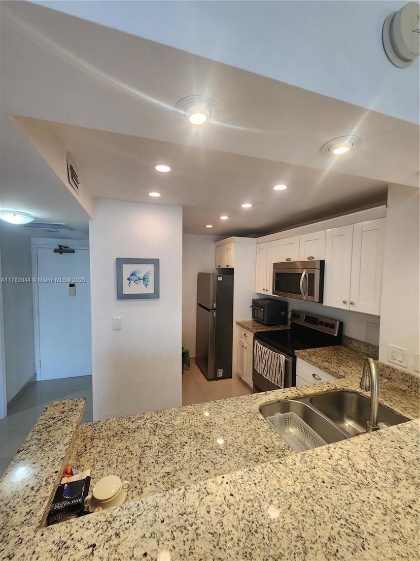 Picture of 1965 S Ocean Dr # 3H, Hallandale Beach FL 33009