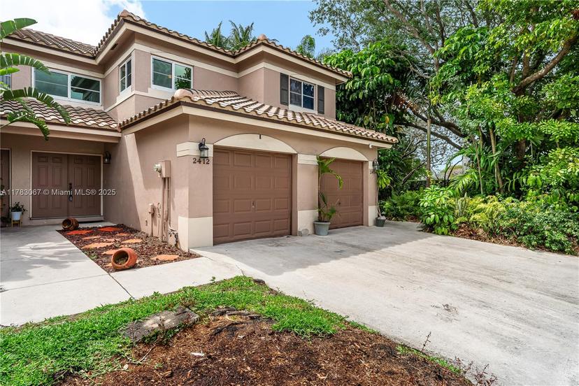 Picture of 2412 NW 97Th Way, Pembroke Pines FL 33024