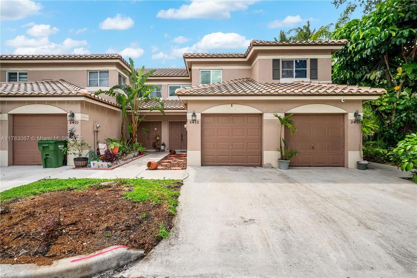 Picture of 2412 NW 97Th Way, Pembroke Pines FL 33024