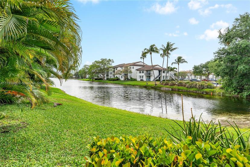 Picture of 2412 NW 97Th Way, Pembroke Pines FL 33024