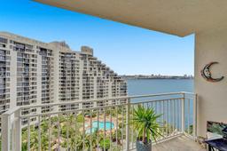 Picture of 770 Claughton Island Dr # 1703, Miami, FL 33131