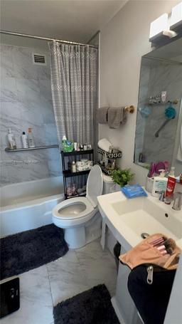 Picture of 801 Brickell Bay Dr # 764, Miami, FL 33131