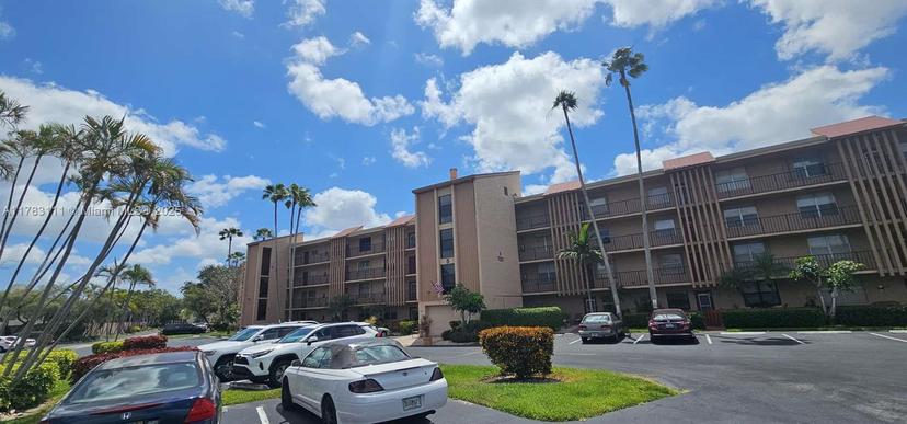 Picture of 7220 Lake Cir Dr # 204, Margate FL 33063