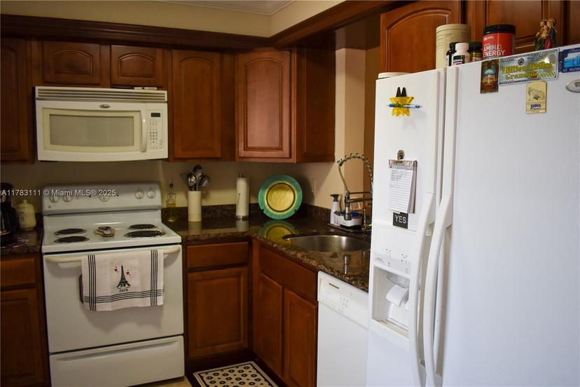 Picture of 7220 Lake Cir Dr # 204, Margate FL 33063