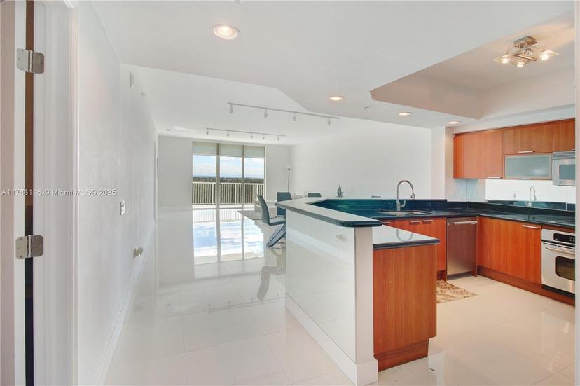 Picture of 14951 Royal Oaks Ln # 1103, North Miami FL 33181
