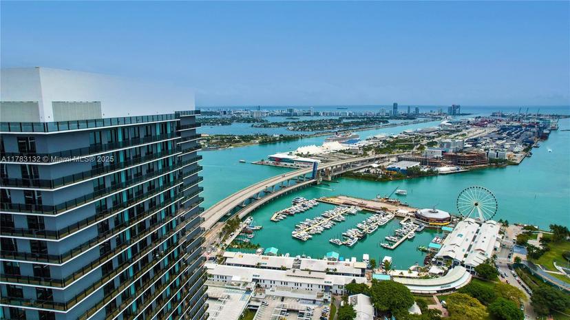 Picture of 398 NE 5Th St # 4012, Miami FL 33132