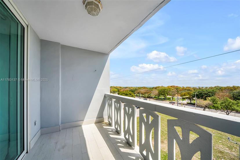 Picture of 8233 Harding Ave # 607, Miami Beach FL 33141