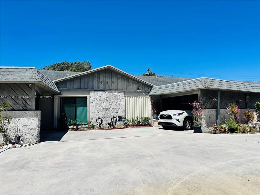 Picture of 570 SW 20Th Ct # 2, Delray Beach FL 33445